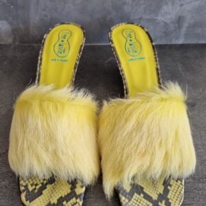 Home Sepatu Heels Bulu